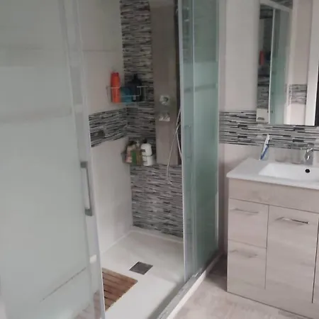 Preciosa Y Tranquila En Valencia Con Piscina Privada